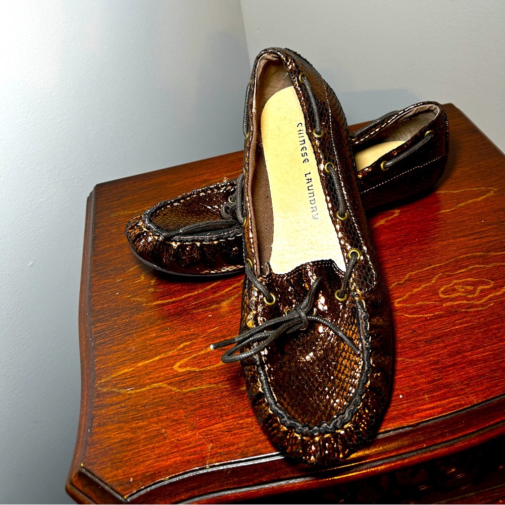 EUc copper Metalic loafers 9